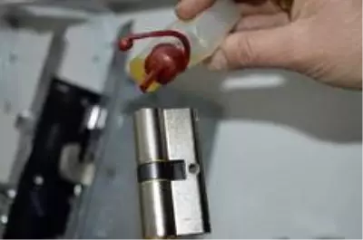 Türkiye'nin ilk kadın çilingirinden kış tavsiyeleri Türkiye'nin ilk kadın çilingirinden kış tavsiyeleri
