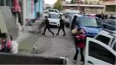 Uyuşturucu operasyonunda 3 kişi yakalandı Uyuşturucu operasyonunda 3 kişi yakalandı