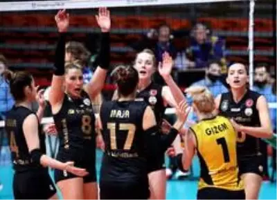 VakıfBank, Şampiyonlar Ligi ilk ayağını namağlup tamamladı VakıfBank, Şampiyonlar Ligi ilk ayağını namağlup tamamladı