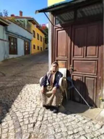 Vatandaşlar Denizli'de bu koltuğa oturmak için bekliyor Vatandaşlar Denizli'de bu koltuğa oturmak için bekliyor