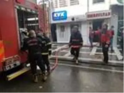 Son dakika haber | Yangın çıkan otelde, odalarından itfaiye merdiveniyle alındılar Son dakika haber | Yangın çıkan otelde, odalarından itfaiye merdiveniyle alındılar