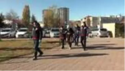 Son dakika... Yeni doğmuş bebeğini ölüme terk eden anne tutuklandı Son dakika... Yeni doğmuş bebeğini ölüme terk eden anne tutuklandı