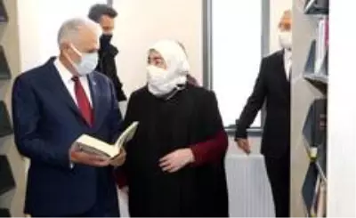 Binali Yıldırım, kütüphane ve anaokulu açılışı yaptı Binali Yıldırım, kütüphane ve anaokulu açılışı yaptı