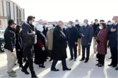 Binali Yıldırım, kütüphane ve anaokulu açılışı yaptı Binali Yıldırım, kütüphane ve anaokulu açılışı yaptı