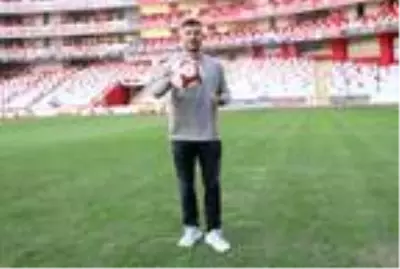 Yıldız futbolcu Podolski, tanıtım elçisi oldu Yıldız futbolcu Podolski, tanıtım elçisi oldu