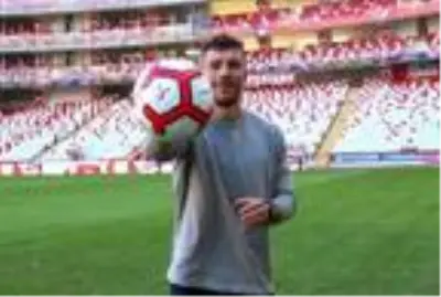 Yıldız futbolcu Podolski, tanıtım elçisi oldu Yıldız futbolcu Podolski, tanıtım elçisi oldu