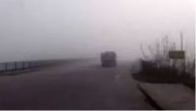 Yoğun sis ulaşımı olumsuz etkiliyor Yoğun sis ulaşımı olumsuz etkiliyor