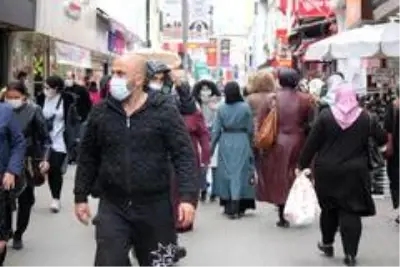 Yüzde 50 artış etkilemedi, sokaklar doldu taştı Yüzde 50 artış etkilemedi, sokaklar doldu taştı