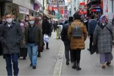 Yüzde 50 artış etkilemedi, sokaklar doldu taştı Yüzde 50 artış etkilemedi, sokaklar doldu taştı