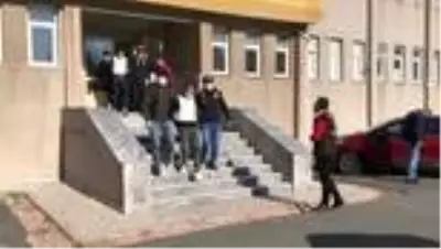 Son dakika gündem: 2 kişinin öldürüldüğü silahlı kavganın zanlıları yakalandı Son dakika gündem: 2 kişinin öldürüldüğü silahlı kavganın zanlıları yakalandı