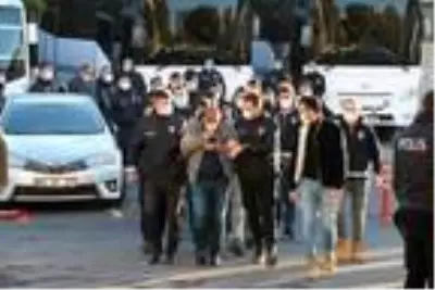 Son dakika gündem: 4 ilde telefon dolandırıcılarına operasyonda 30 şüpheli adliyede Son dakika gündem: 4 ilde telefon dolandırıcılarına operasyonda 30 şüpheli adliyede