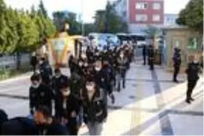 Son dakika gündem: 4 ilde telefon dolandırıcılarına operasyonda 30 şüpheli adliyede Son dakika gündem: 4 ilde telefon dolandırıcılarına operasyonda 30 şüpheli adliyede