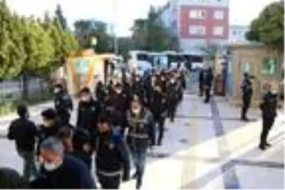 Son dakika gündem: 4 ilde telefon dolandırıcılarına operasyonda 30 şüpheli adliyede Son dakika gündem: 4 ilde telefon dolandırıcılarına operasyonda 30 şüpheli adliyede