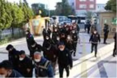Son dakika gündem: 4 ilde telefon dolandırıcılarına operasyonda 30 şüpheli adliyede Son dakika gündem: 4 ilde telefon dolandırıcılarına operasyonda 30 şüpheli adliyede