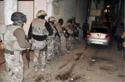 Son dakika haberleri: 6 ilde PKK'nın gençlik yapılanmasına şafak operasyonu: 24 gözaltı Son dakika haberleri: 6 ilde PKK'nın gençlik yapılanmasına şafak operasyonu: 24 gözaltı