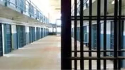 Açık cezaevlerindeki hükümlülerin koronavirüs izin süreleri 2 ay daha uzatıldı Açık cezaevlerindeki hükümlülerin koronavirüs izin süreleri 2 ay daha uzatıldı
