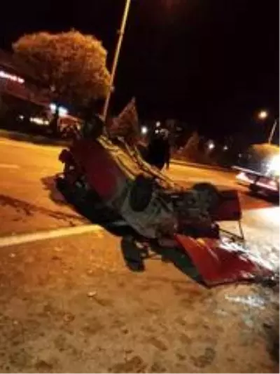 Afyonkarahisar'da trafik kazası, 2 yaralı Afyonkarahisar'da trafik kazası, 2 yaralı
