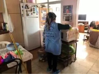 Akdeniz'de evde bakım hizmetiyle binlerce insana ulaşıldı Akdeniz'de evde bakım hizmetiyle binlerce insana ulaşıldı