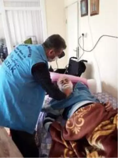 Akdeniz'de evde bakım hizmetiyle binlerce insana ulaşıldı Akdeniz'de evde bakım hizmetiyle binlerce insana ulaşıldı