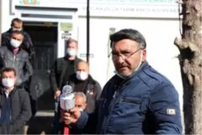 Amasya'da çiftçiler traktörlerin haczedilmesine tepki gösterdi Amasya'da çiftçiler traktörlerin haczedilmesine tepki gösterdi