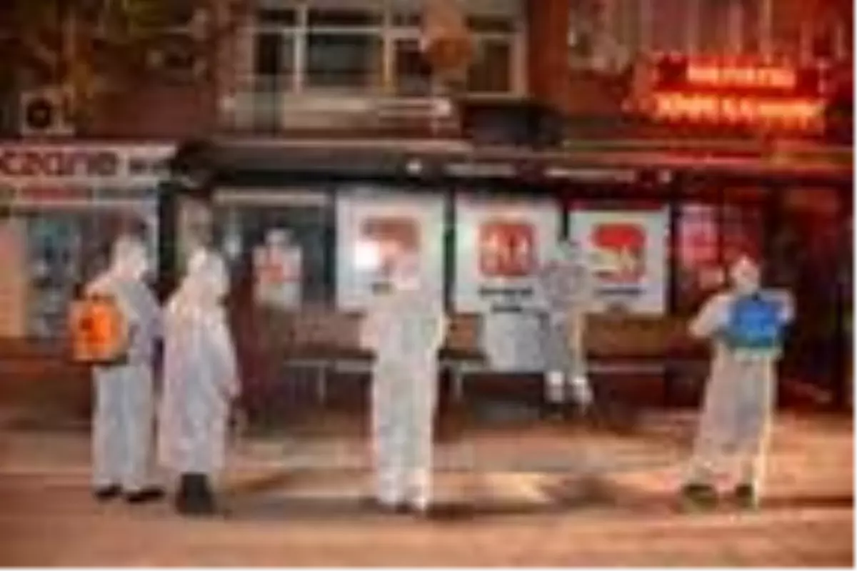 Amasya'da 'korona timi' sokakları temizliyor