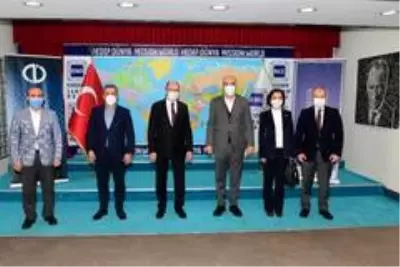 Anadolu Üniversitesi iş yaşamı ile öğrenciler arasında köprü olmaya devam ediyor Anadolu Üniversitesi iş yaşamı ile öğrenciler arasında köprü olmaya devam ediyor