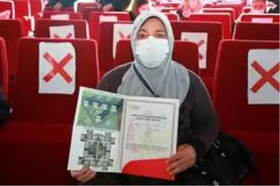 Ataşehir'de 25 gecekondu sahibi daha yeni yuvalarına kavuştu Ataşehir'de 25 gecekondu sahibi daha yeni yuvalarına kavuştu