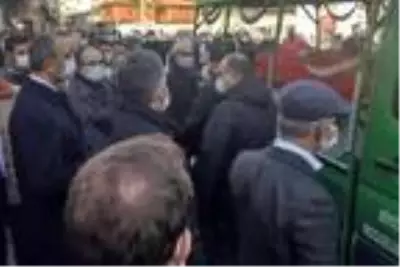 BAKAN GÜL, KORONAVİRÜSTEN HAYATINI KAYBEDEN BÜYÜKÇEKMECE CUMHURİYET BAŞSAVCIVEKİLİ'NİN CENAZESİNE KATILDI BAKAN GÜL, KORONAVİRÜSTEN HAYATINI KAYBEDEN BÜYÜKÇEKMECE CUMHURİYET BAŞSAVCIVEKİLİ'NİN CENAZESİNE KATILDI