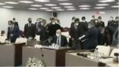 Son dakika haber: Bakan Soylu: '52 bin 730 ihbarda, birçok kadımızın şiddetten kurtulmasını sağladık. Son dakika haber: Bakan Soylu: '52 bin 730 ihbarda, birçok kadımızın şiddetten kurtulmasını sağladık.
