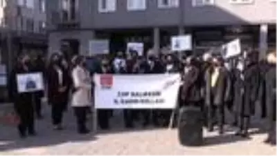 BALIKESİR - Nazlıaka: Şiddet mağduru olan kadınların ve ailelerin yanında yer alıyoruz BALIKESİR - Nazlıaka: Şiddet mağduru olan kadınların ve ailelerin yanında yer alıyoruz