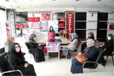 Başkale'de kadınlara KADES uygulaması tanıtıldı Başkale'de kadınlara KADES uygulaması tanıtıldı