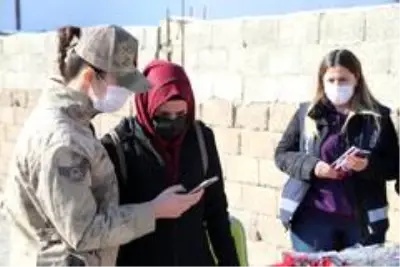 Başkale'de kadınlara KADES uygulaması tanıtıldı Başkale'de kadınlara KADES uygulaması tanıtıldı