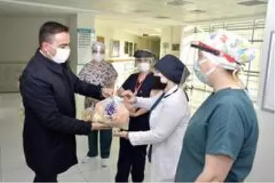 Son dakika haber: Cumhurbaşkanı Erdoğan'dan sağlık çalışanlarına C vitamini takviyesi Son dakika haber: Cumhurbaşkanı Erdoğan'dan sağlık çalışanlarına C vitamini takviyesi