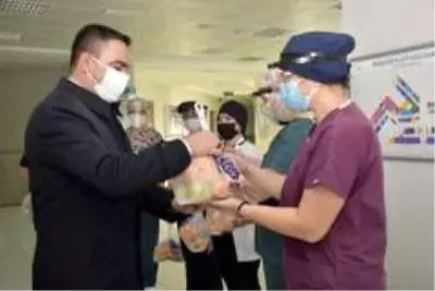 Son dakika haber: Cumhurbaşkanı Erdoğan'dan sağlık çalışanlarına C vitamini takviyesi Son dakika haber: Cumhurbaşkanı Erdoğan'dan sağlık çalışanlarına C vitamini takviyesi