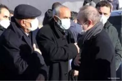 Bayburt Belediye Başkanı Hükmü Pekmezci'nin acı günü Bayburt Belediye Başkanı Hükmü Pekmezci'nin acı günü