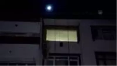 Bir apartman dairesinin mutfağında sıkışan doğal gaz patladı Bir apartman dairesinin mutfağında sıkışan doğal gaz patladı