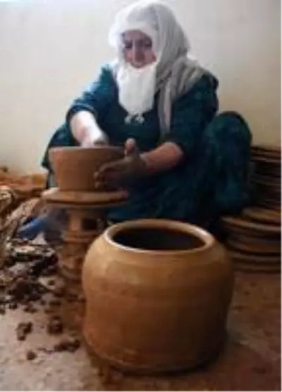 Bitlis'te geleneksel yöntemlerle yapılan çömlek ve tandırlar modern atölyelerde üretilecek Bitlis'te geleneksel yöntemlerle yapılan çömlek ve tandırlar modern atölyelerde üretilecek