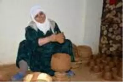 Bitlis'te geleneksel yöntemlerle yapılan çömlek ve tandırlar modern atölyelerde üretilecek Bitlis'te geleneksel yöntemlerle yapılan çömlek ve tandırlar modern atölyelerde üretilecek