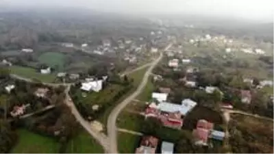 Bolu'da yaylardaki kaçak yapıları yıkılan köylüler valilik önünde toplandı Bolu'da yaylardaki kaçak yapıları yıkılan köylüler valilik önünde toplandı