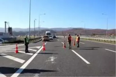 Bolu Dağı Tüneli'nde tır yangını İstanbul yönünü trafiğe kapattı Bolu Dağı Tüneli'nde tır yangını İstanbul yönünü trafiğe kapattı