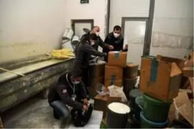 Sahte peynir üreten işletmeye engel! 55 bin lira ceza kesilen fabrika kapatıldı Sahte peynir üreten işletmeye engel! 55 bin lira ceza kesilen fabrika kapatıldı