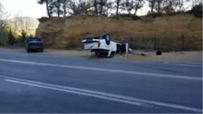 Buzlanan yolda tır ile pikap çarpıştı Buzlanan yolda tır ile pikap çarpıştı