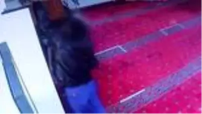Camiden hırsızlık güvenlik kamerasında Camiden hırsızlık güvenlik kamerasında