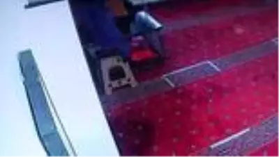 Camiden hırsızlık güvenlik kamerasında Camiden hırsızlık güvenlik kamerasında
