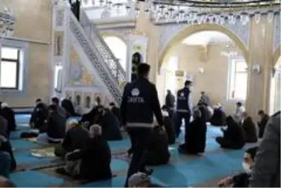 Son dakika haberi... Bağcılar'daki camilerde Kovid-19 denetimi Son dakika haberi... Bağcılar'daki camilerde Kovid-19 denetimi