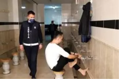 Son dakika haberi... Bağcılar'daki camilerde Kovid-19 denetimi Son dakika haberi... Bağcılar'daki camilerde Kovid-19 denetimi