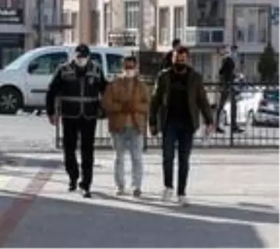 Caminin yardım kutusundaki parayı çalan hırsız tutuklandı Caminin yardım kutusundaki parayı çalan hırsız tutuklandı