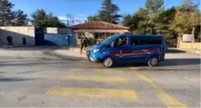 Cezaevi'nde yapılan tatbikat polis ve itfaiyeyi alarma geçirdi Cezaevi'nde yapılan tatbikat polis ve itfaiyeyi alarma geçirdi