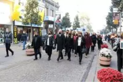 BALIKESİR - Nazlıaka: Şiddet mağduru olan kadınların ve ailelerin yanında yer alıyoruz BALIKESİR - Nazlıaka: Şiddet mağduru olan kadınların ve ailelerin yanında yer alıyoruz