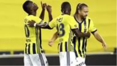 Club Brugge, Samatta için Fenerbahçe'ye 10 milyon euro önerecek Club Brugge, Samatta için Fenerbahçe'ye 10 milyon euro önerecek